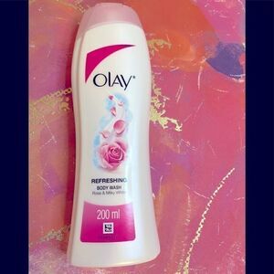 🛍️Olay Refreshing Rose & Milky White Bady Wash 200ml 💥